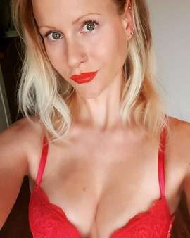 fancentro blondehexe profile photo  