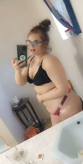 fancentro fr3akybich4 profile photo  