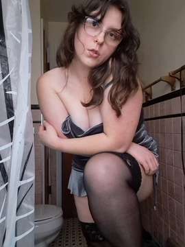 fancentro petiteprovocateur profile photo  