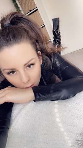 fancentro surayastars profile photo  