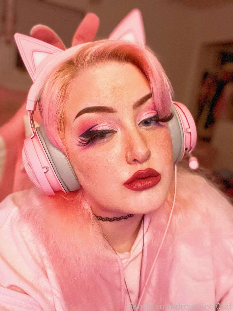 fansly dreamiecl0ud profile photo  