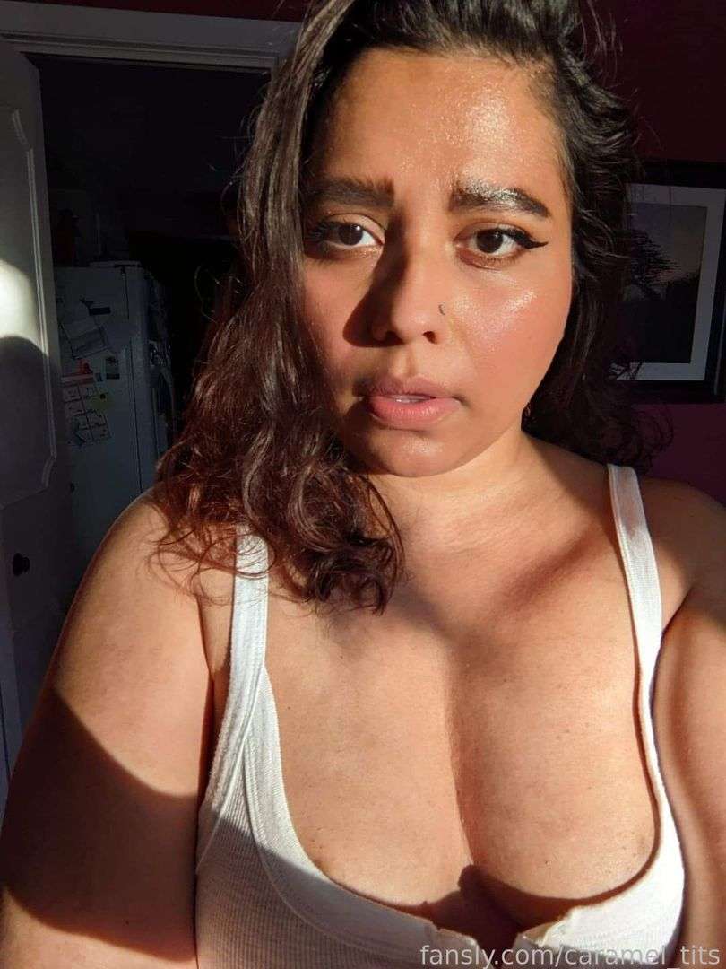 fansly Zara profile photo  