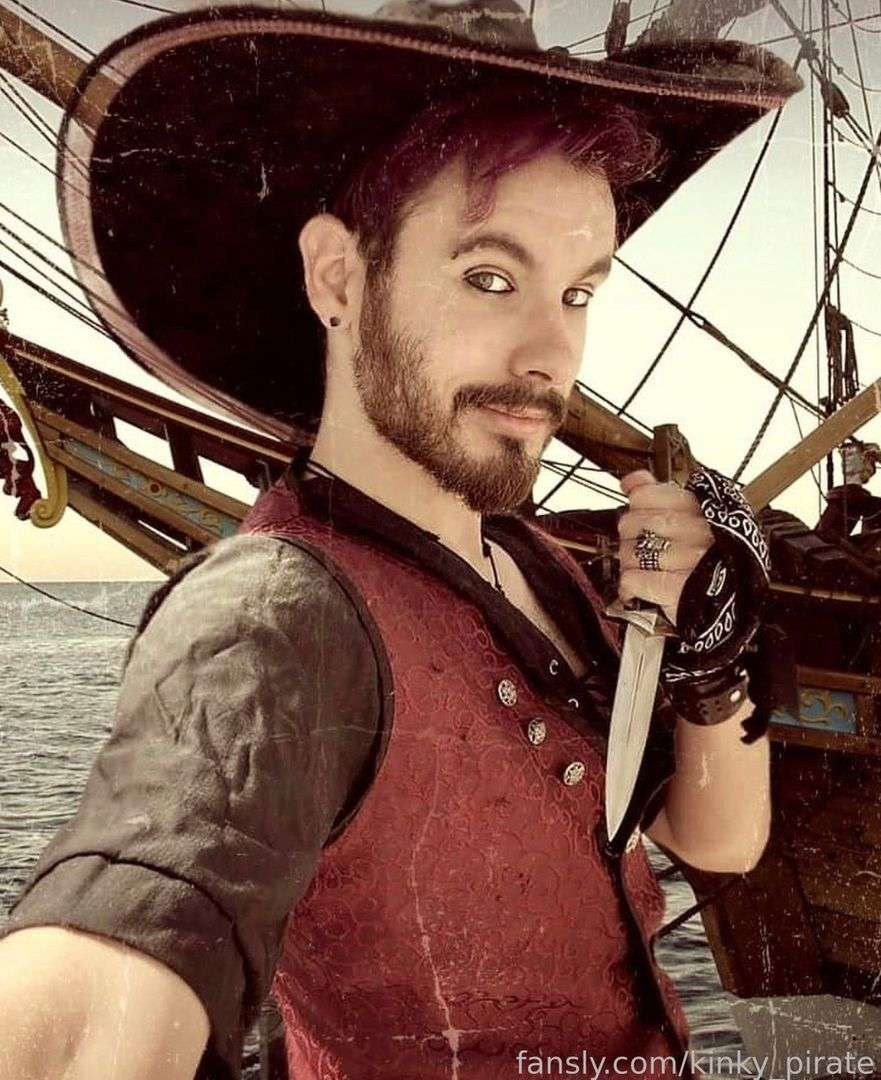 fansly kinky_pirate profile photo  