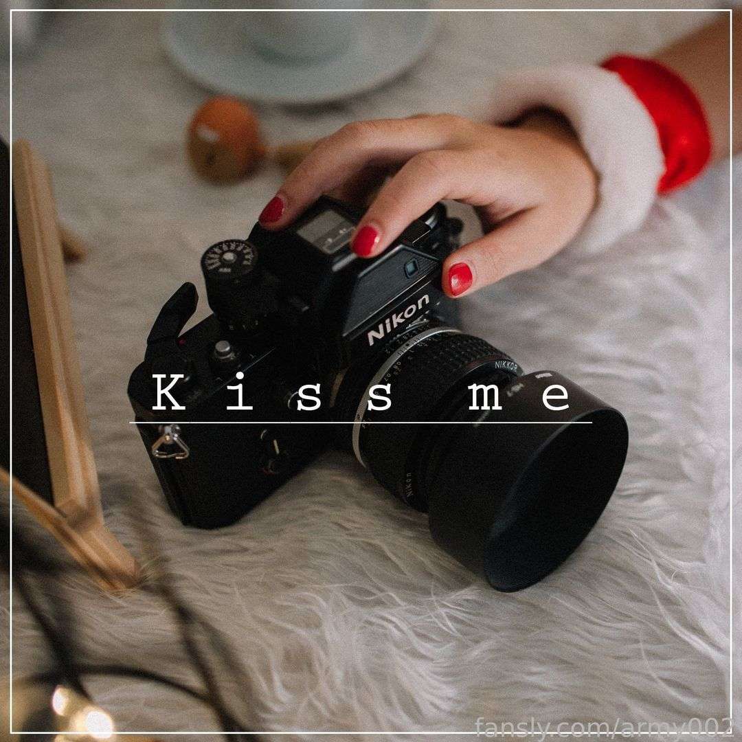 fansly Kiss me profile photo  