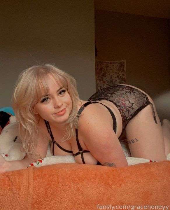 fansly gracehoneyy profile photo  