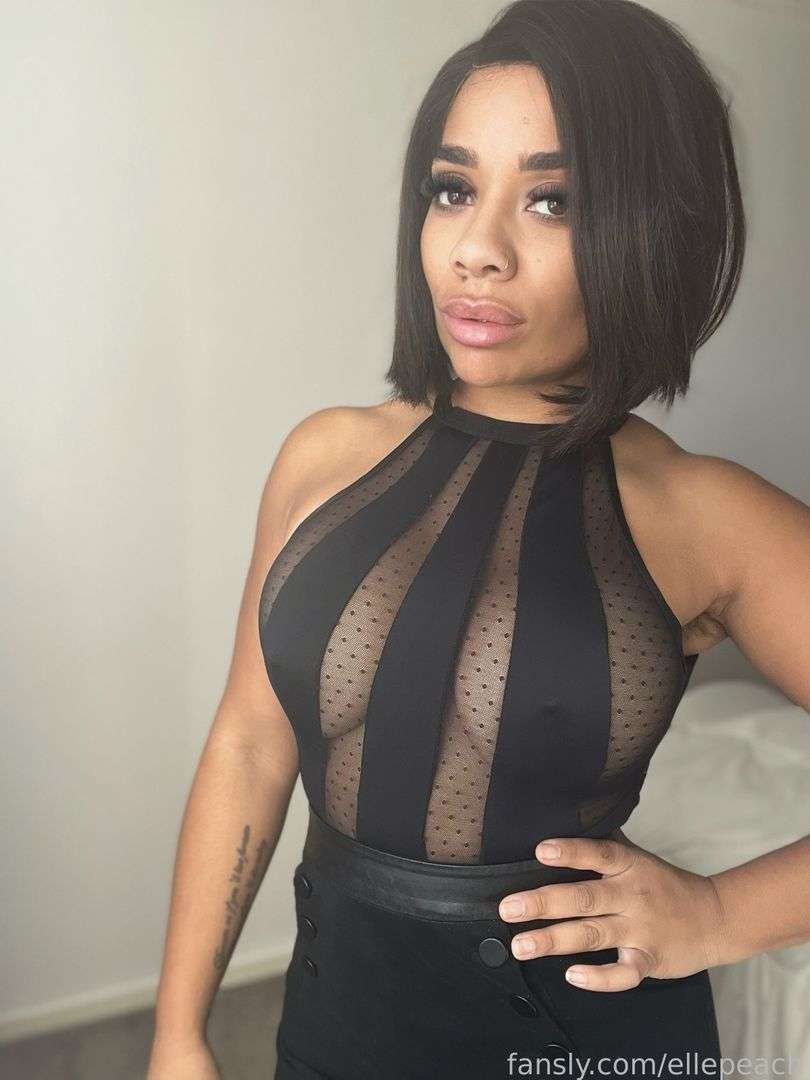 fansly ellepeach profile photo  