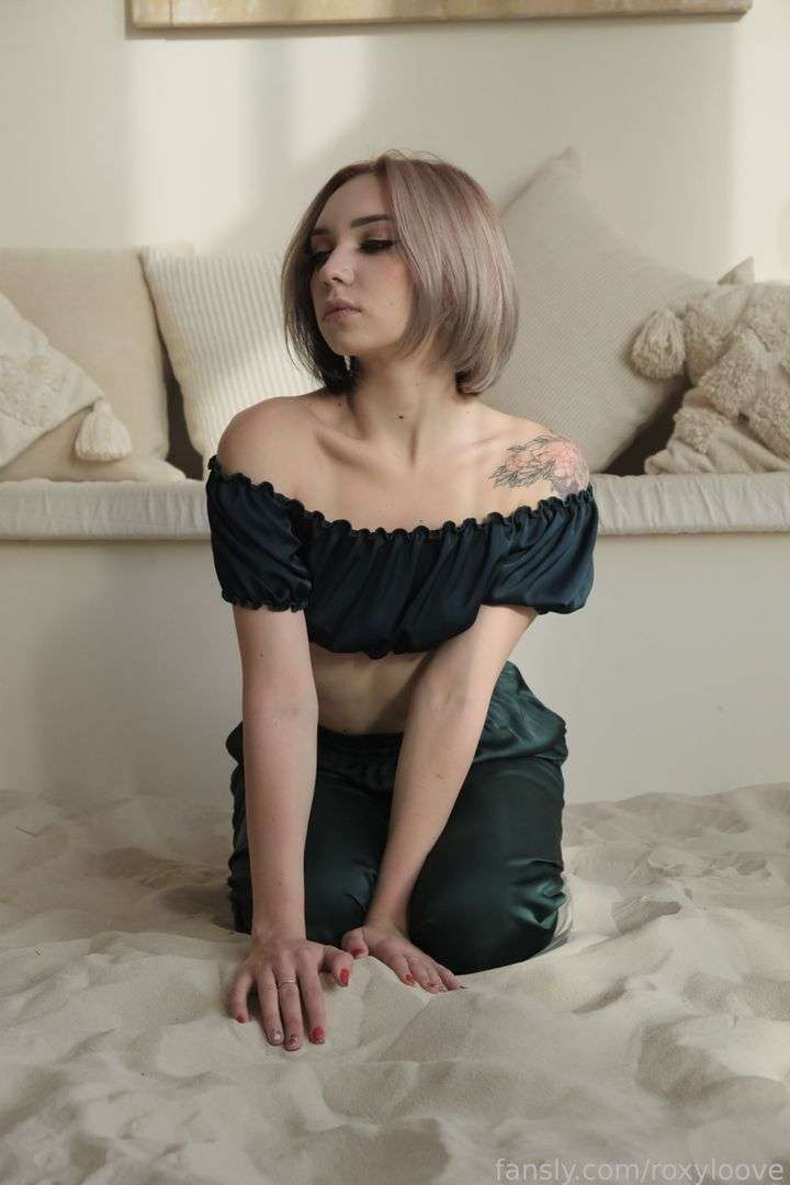 fansly Roxy Loove profile photo  
