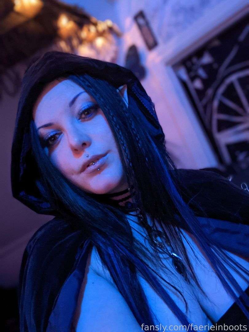 fansly faerieinboots profile photo  