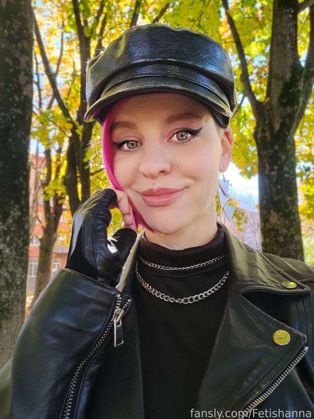 fansly Fetishanna profile photo  