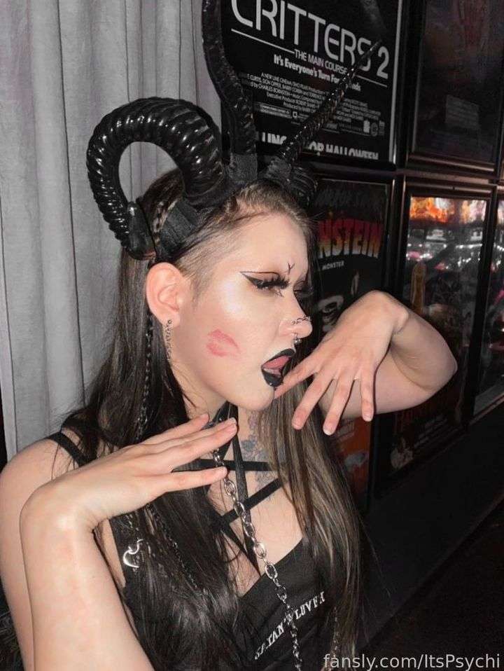 fansly ItsPsychi profile photo  