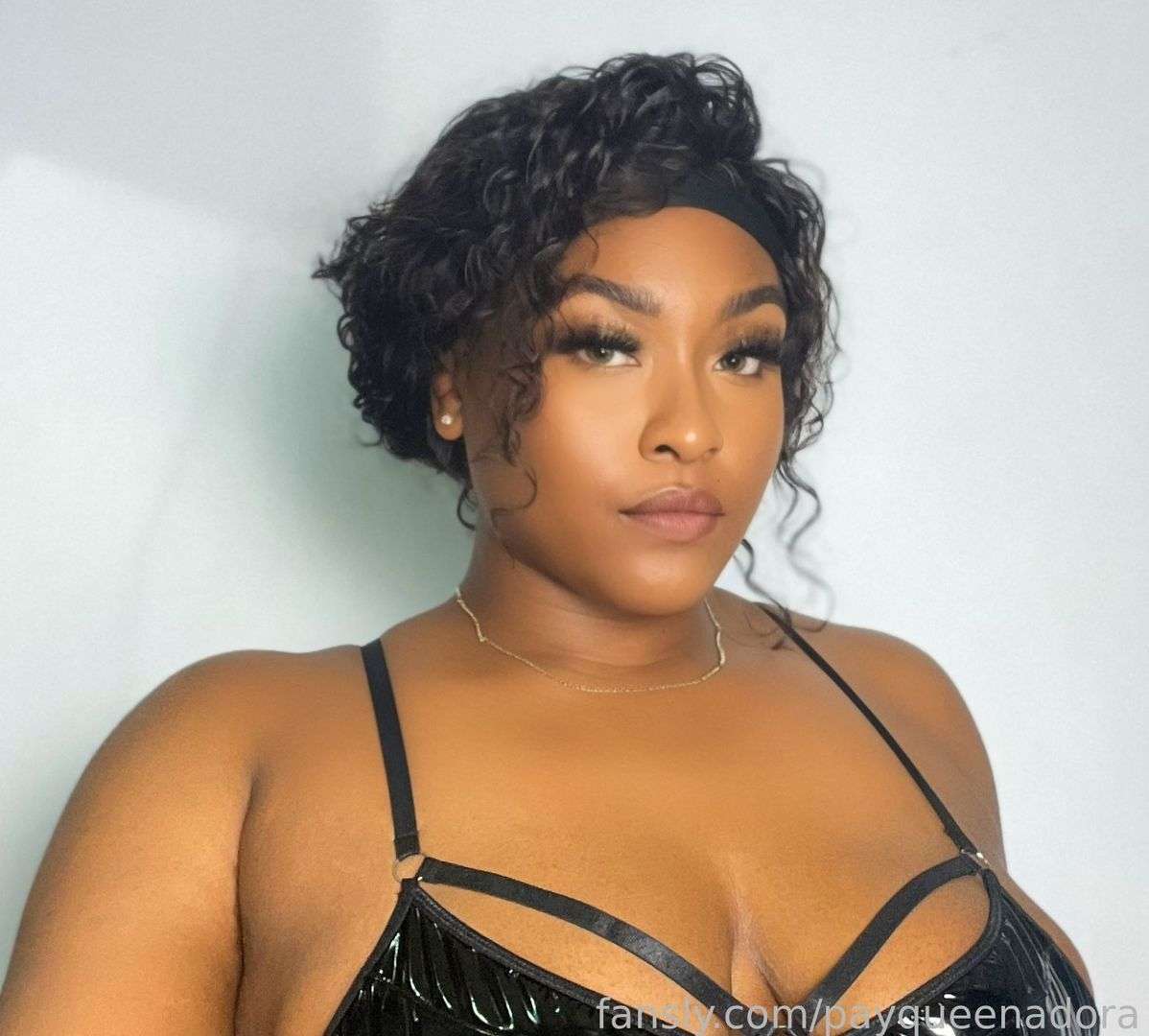 fansly Queen Adora profile photo  