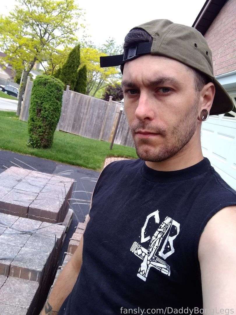 fansly Daddy Bong Legs profile photo  
