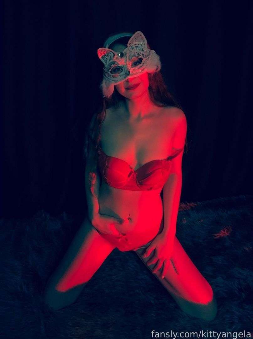 fansly kittyangela profile photo  