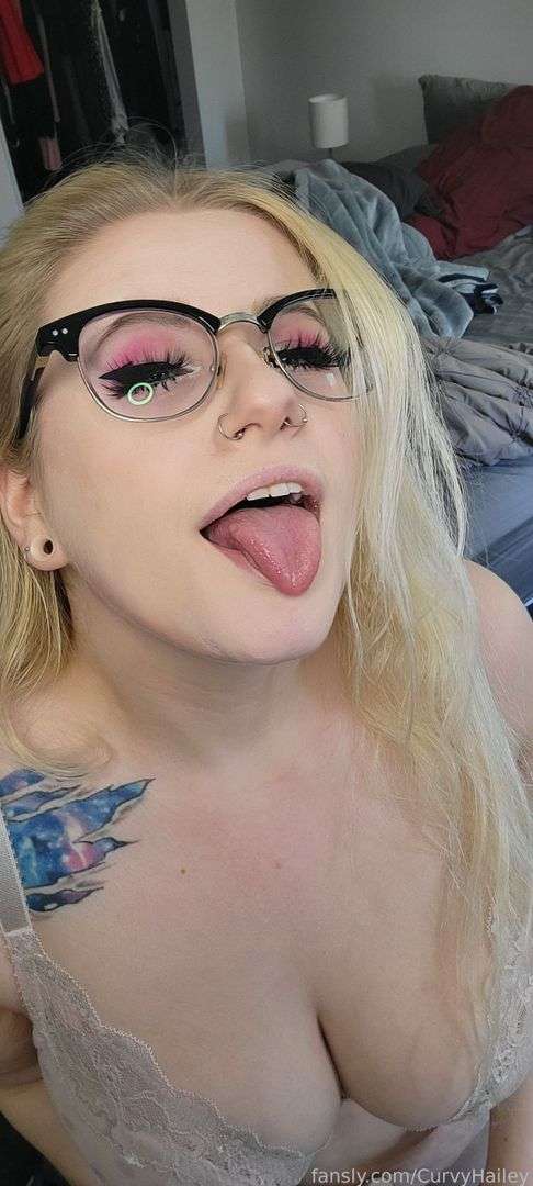 fansly CurvyHailey profile photo  