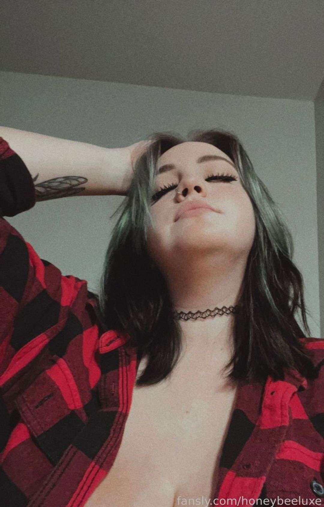 fansly Honeybee Luxe profile photo  