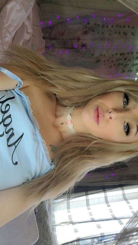 fansly ♡petitebunniee♡ profile photo  