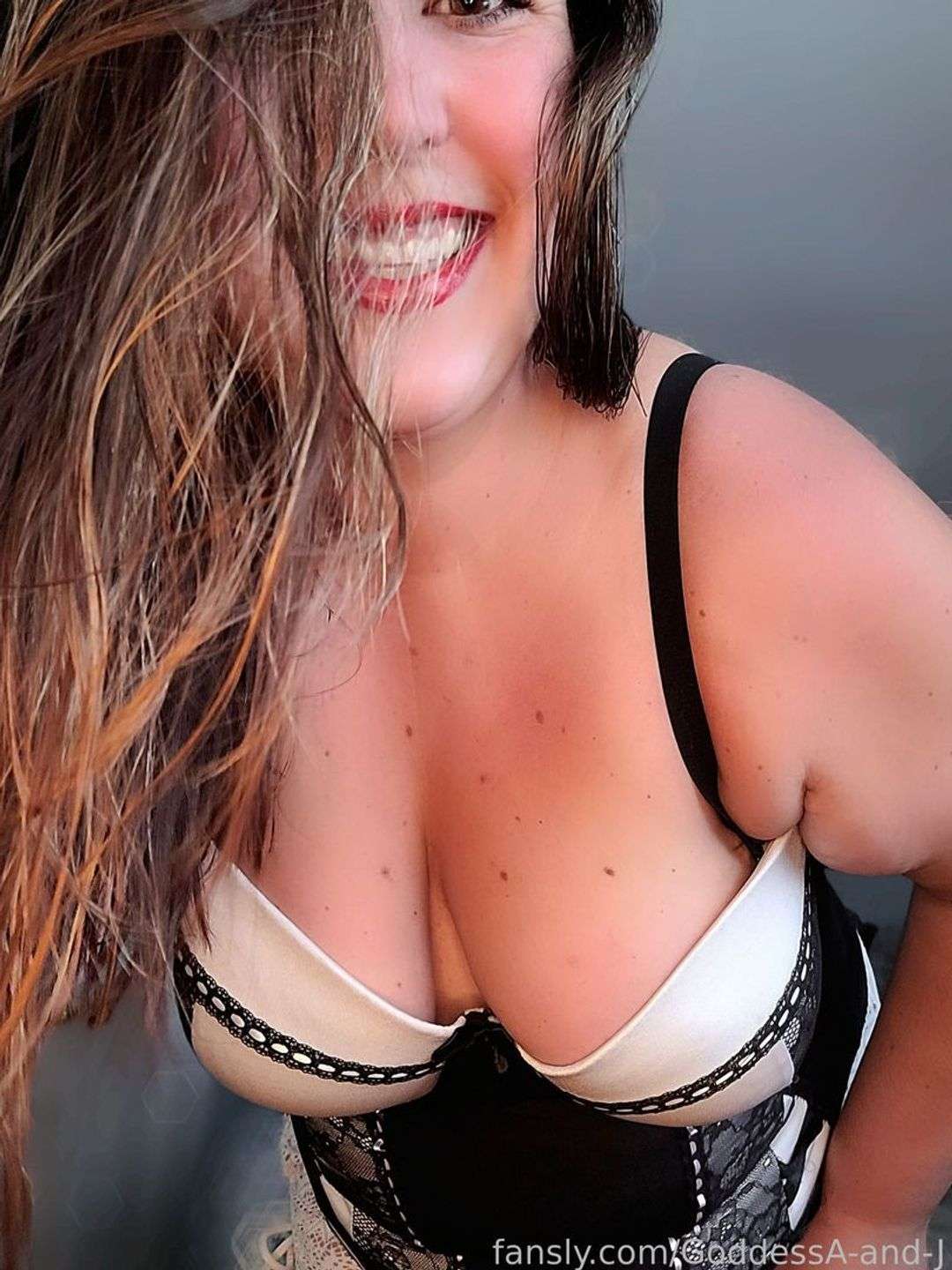 fansly GoddessA-and-J profile photo  