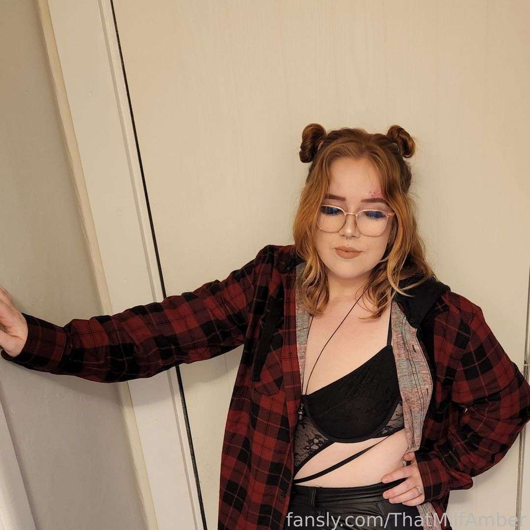 fansly ThatMilfAmber profile photo  