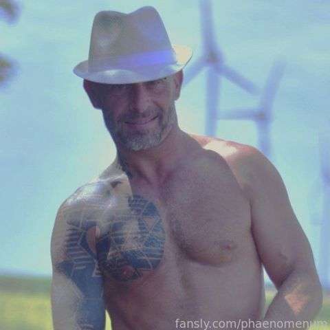 fansly phaenomenum profile photo  