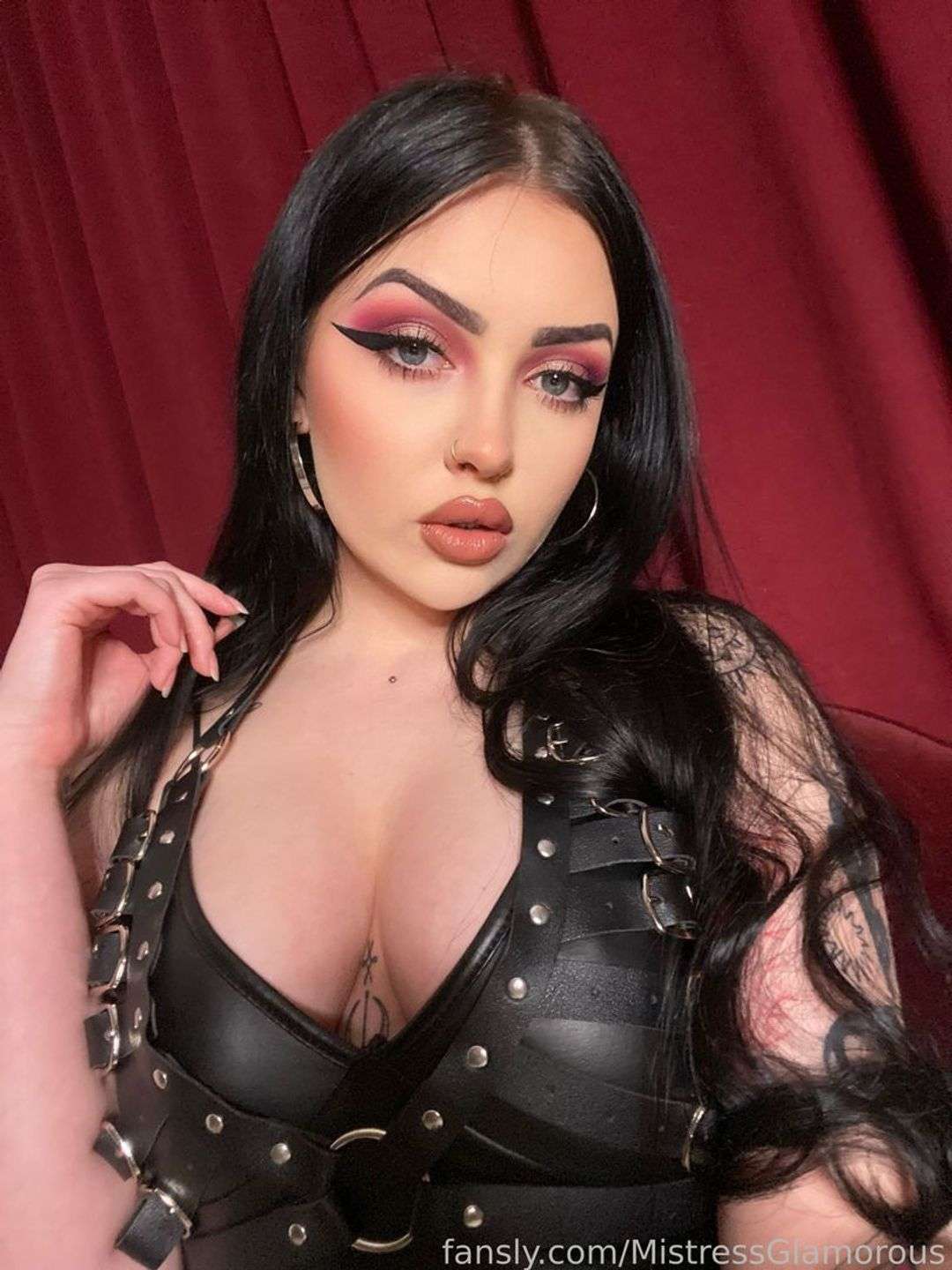 fansly Mistress Glamorous  profile photo  