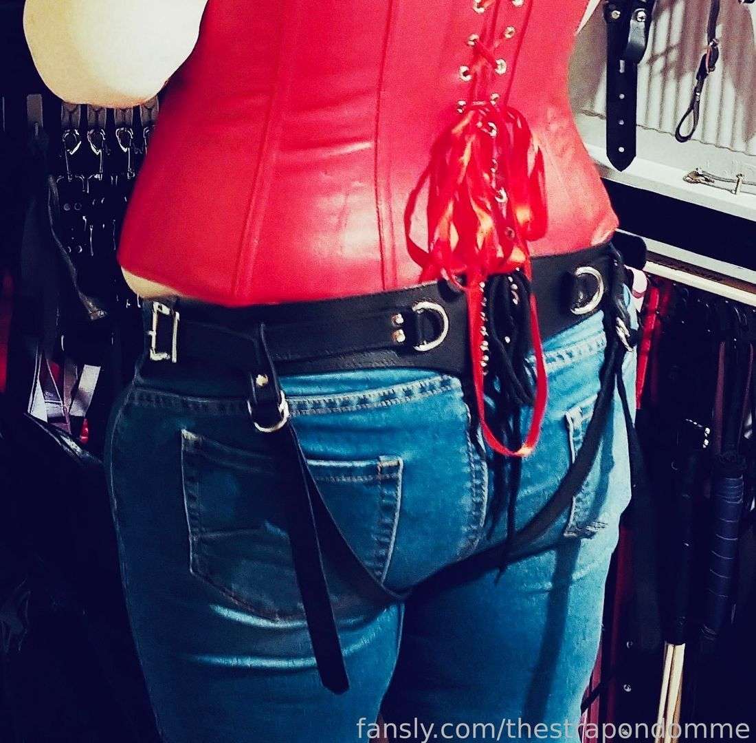 fansly The Pegging Wife  profile photo  