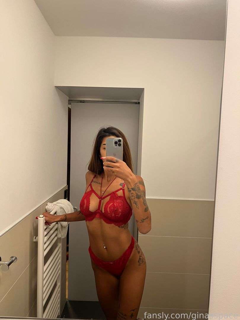 fansly Gina profile photo  