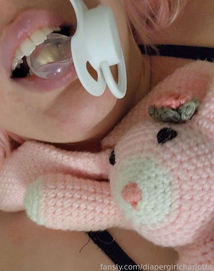 fansly diapergirlcharlotte profile photo  