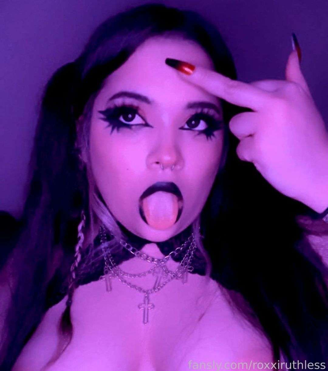 fansly ༻ Ruler Roxxi ༺ profile photo  