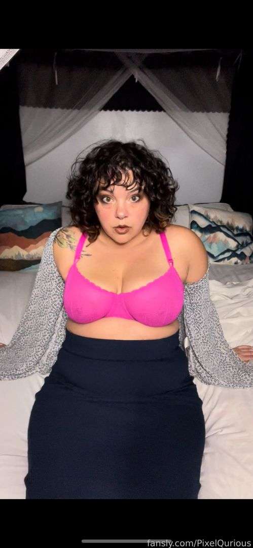 fansly PixelQurious profile photo  