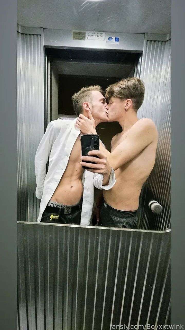 fansly Gay twinks couple profile photo  