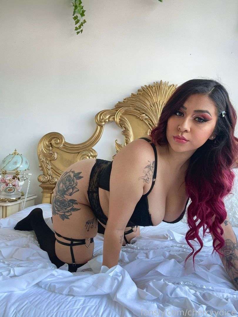 fansly cherryydice profile photo  