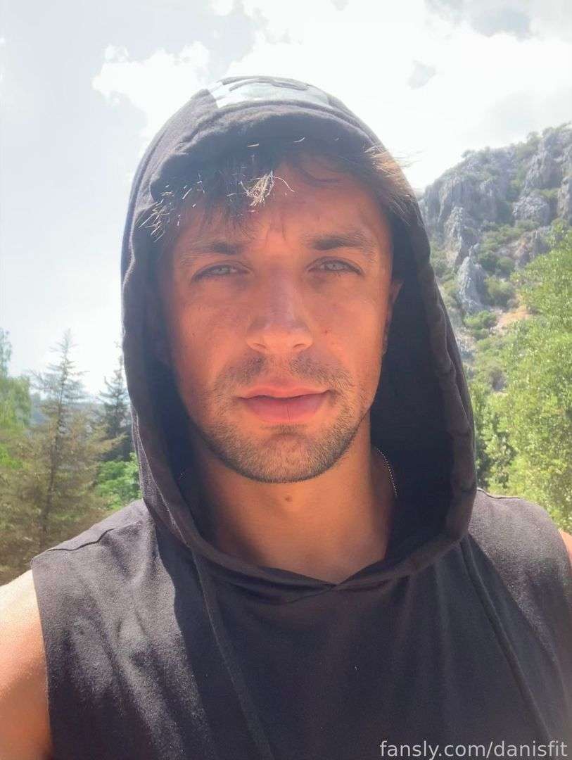 fansly danisfit profile photo  