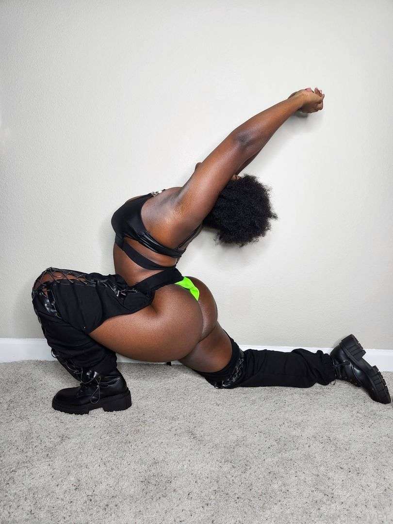 fansly blackraver profile photo  