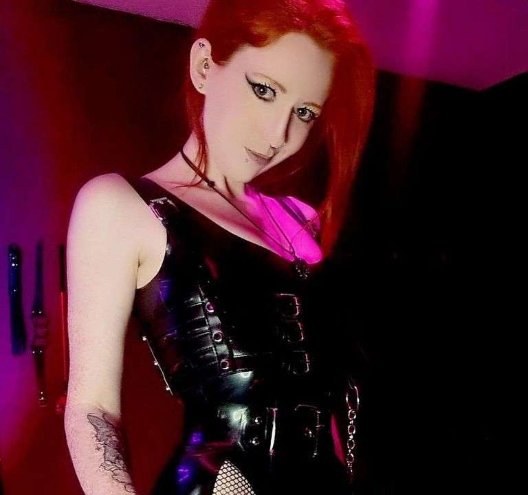 fansly Kimberly Crimson profile photo  