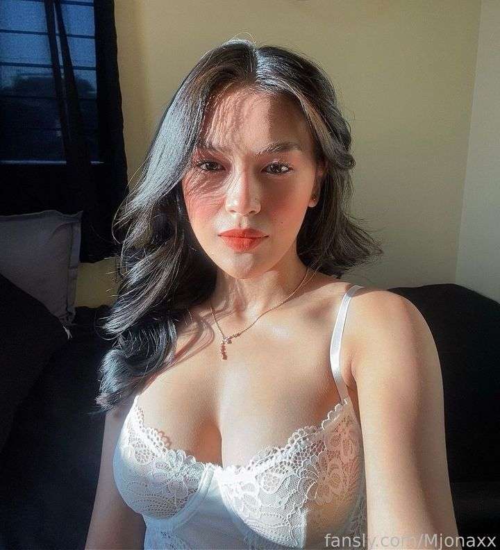 fansly naxxi profile photo  