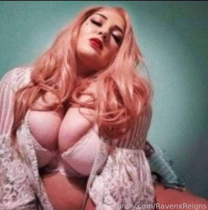 fansly Raven Reigns profile photo  