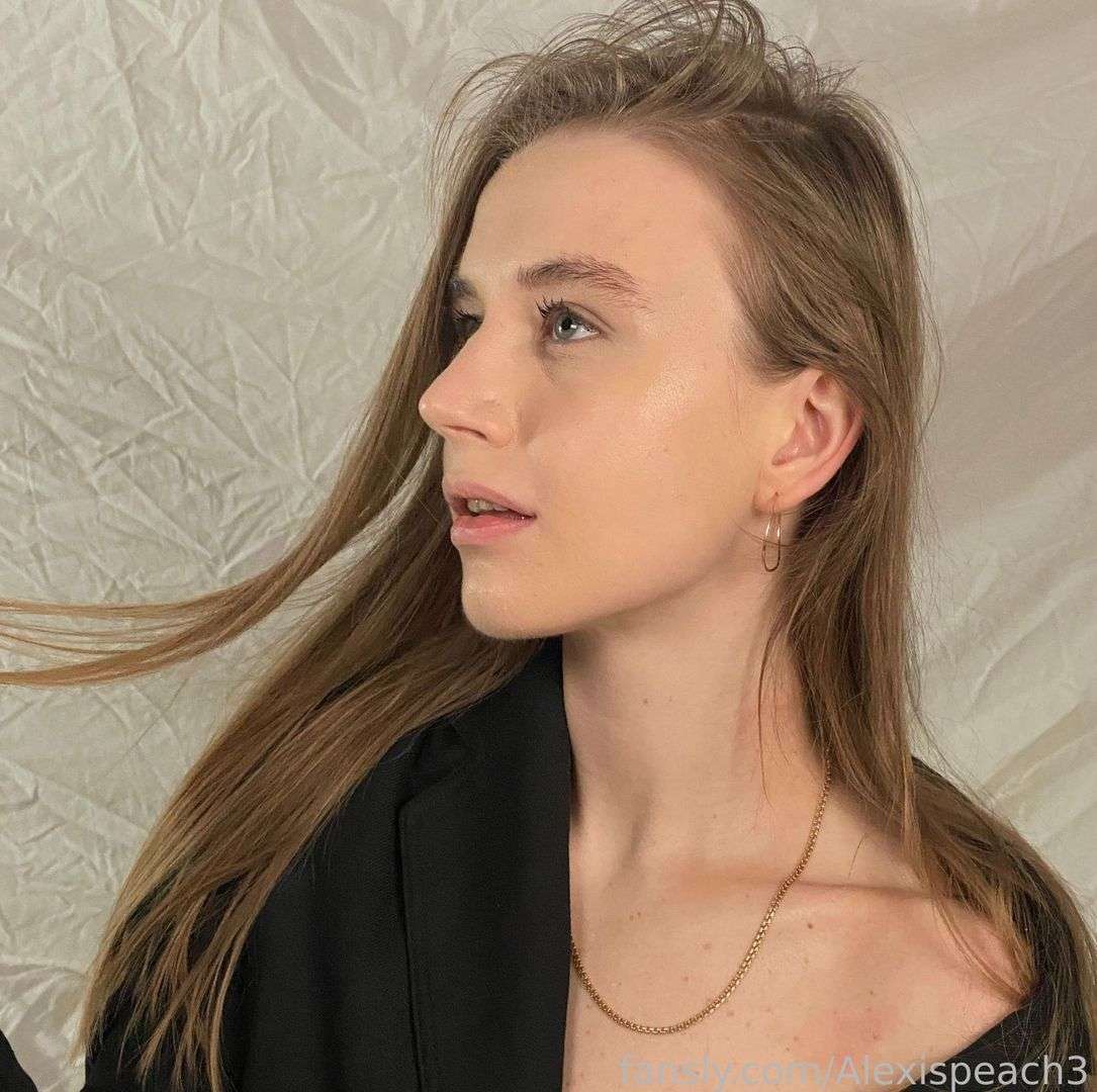 fansly Alexis Peach profile photo  