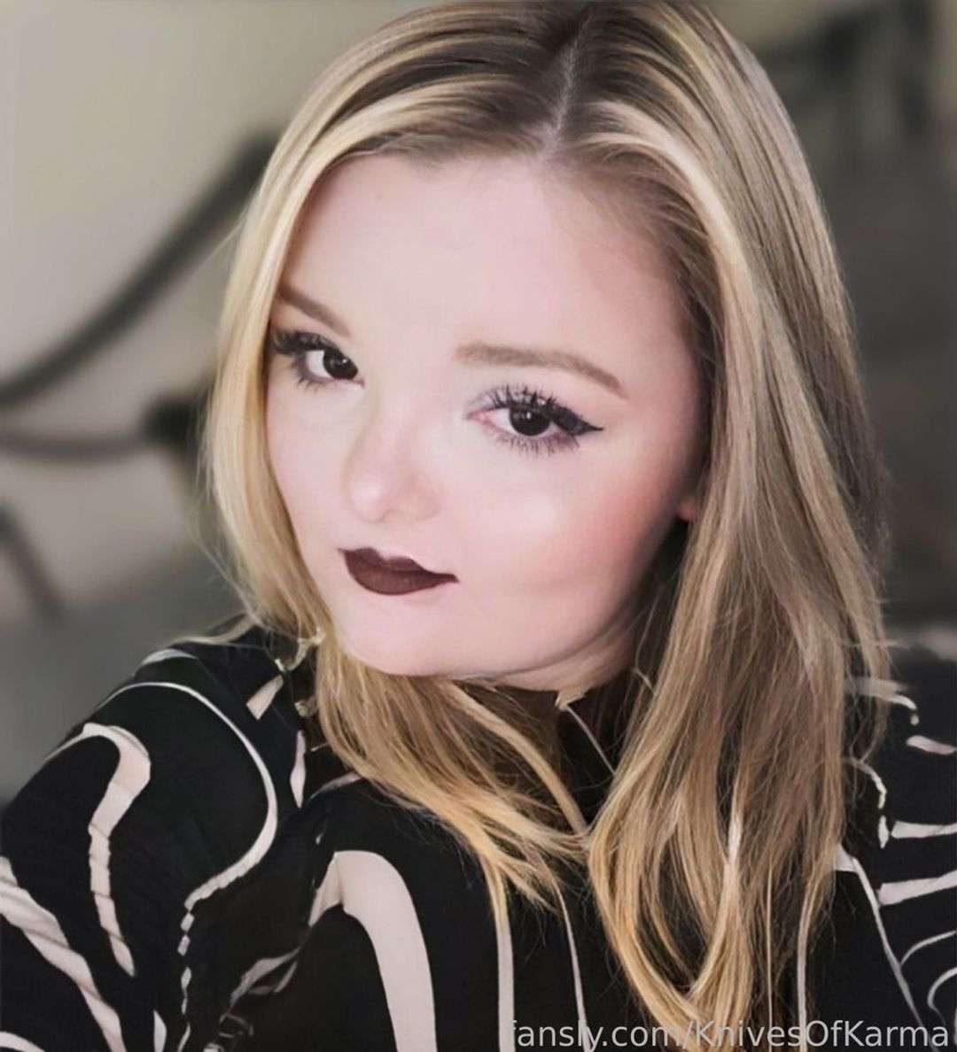 fansly KnivesOfKarma profile photo  