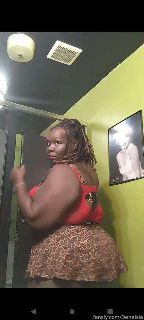 fansly Denelsia  profile photo  