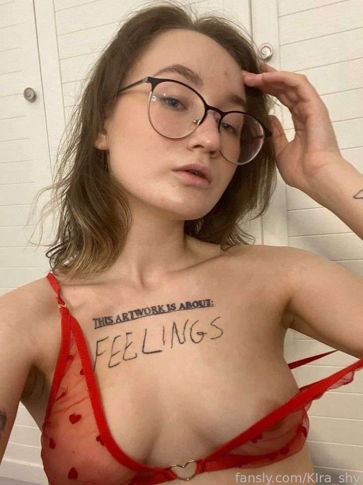 fansly Kira Nerdy 👀 profile photo  