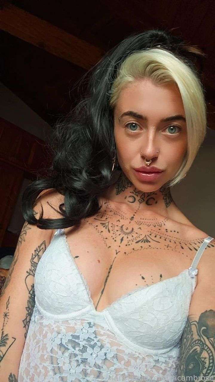 fansly electricambrose profile photo  