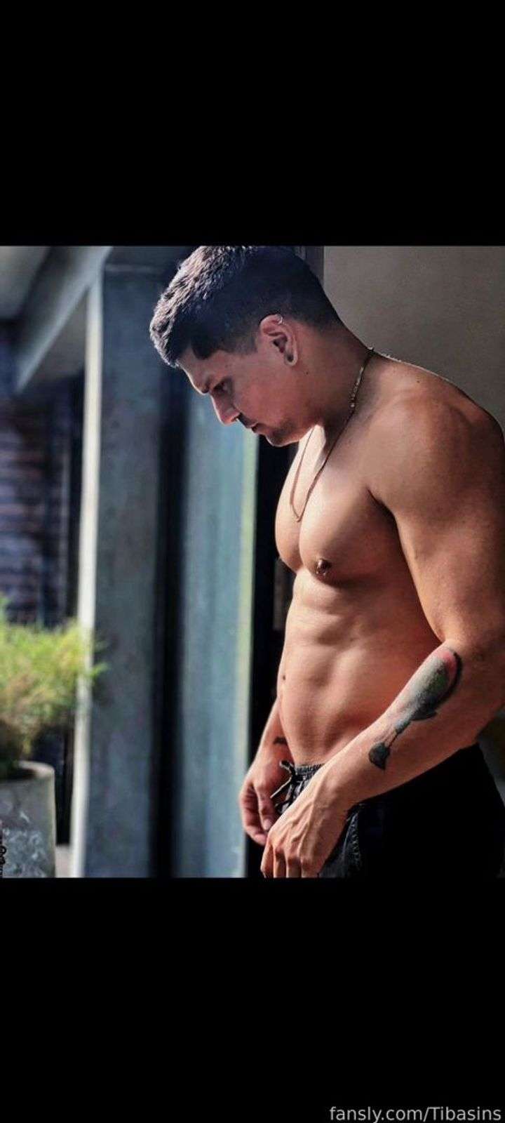 fansly Tibasins profile photo  