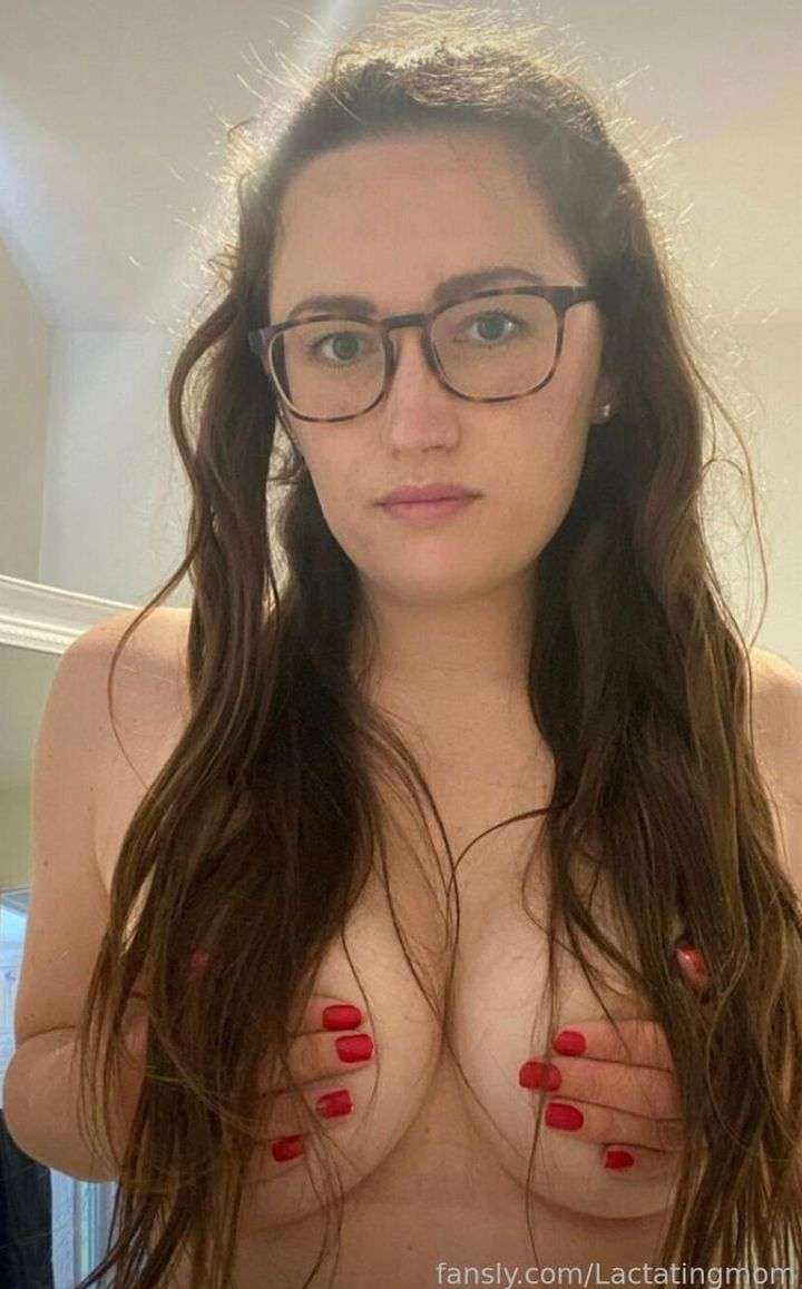 fansly Lactatingmom profile photo  