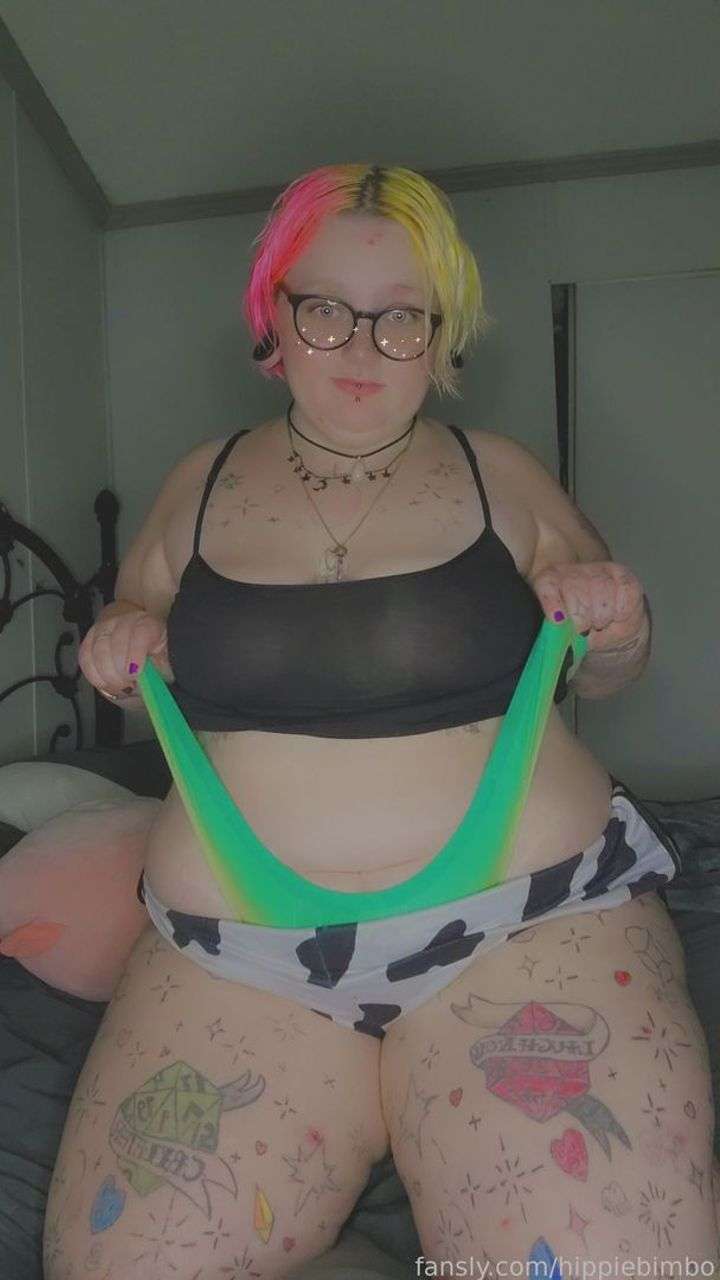 fansly hippiebimbo profile photo  