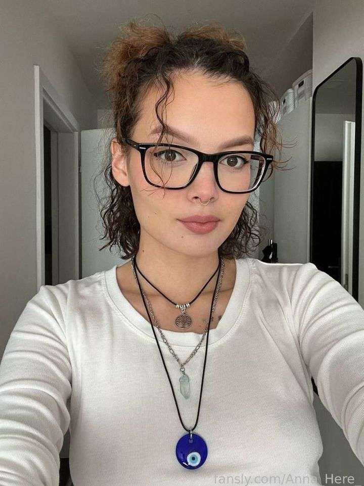 fansly Anna profile photo  
