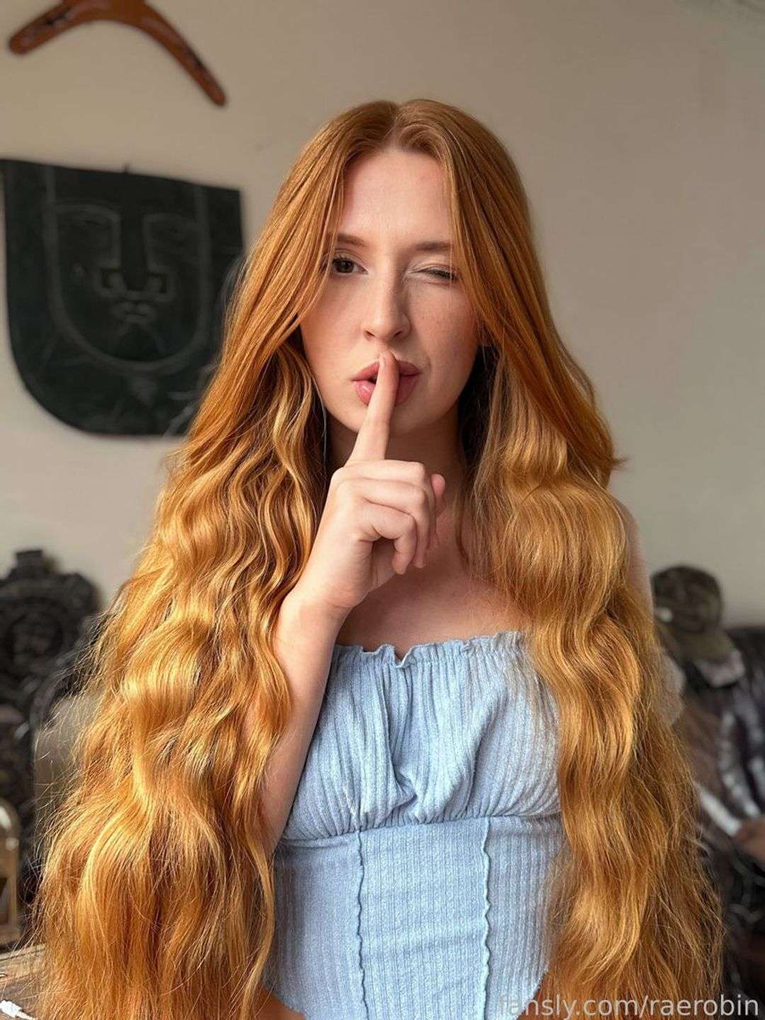 fansly raerobin profile photo  