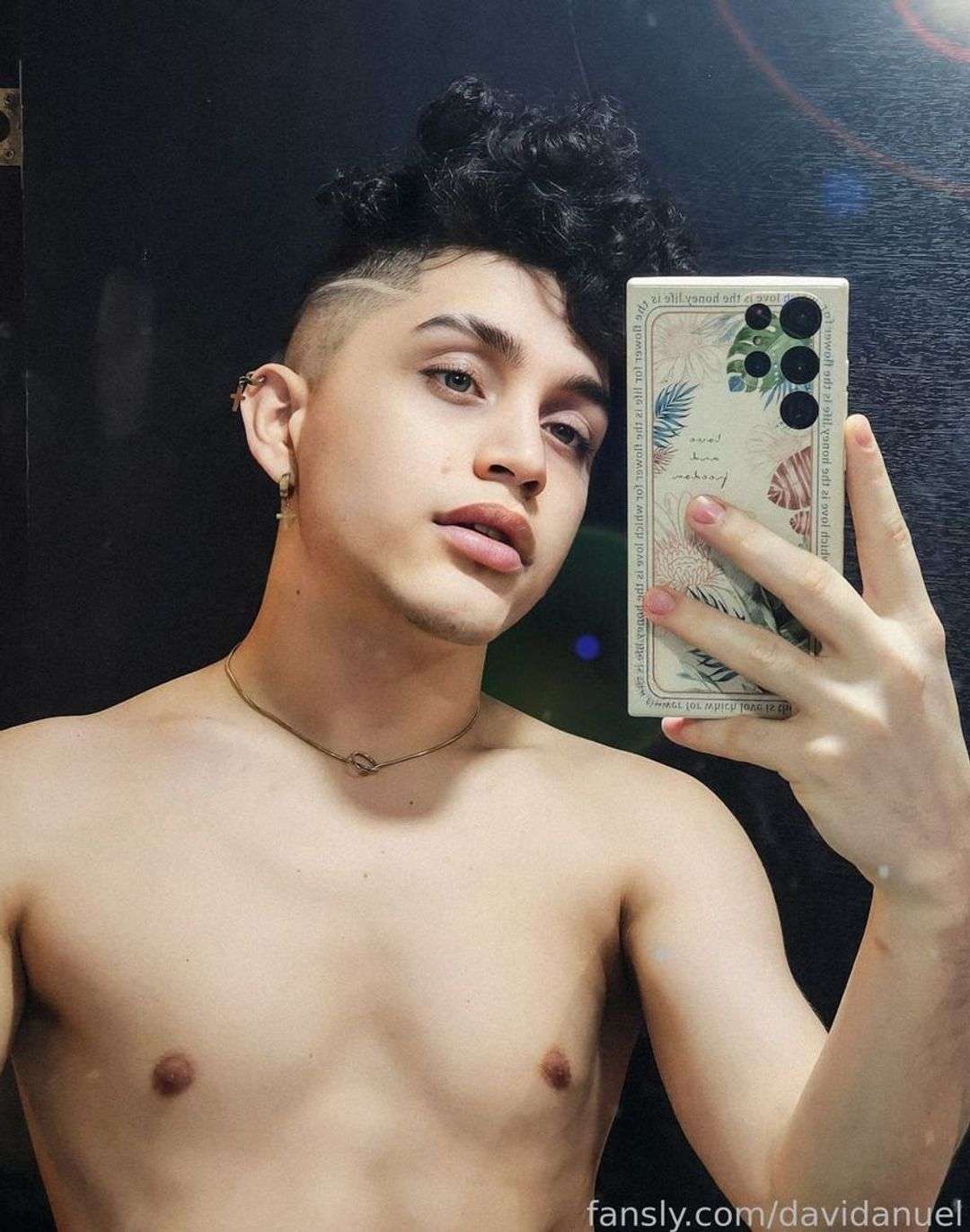 fansly davidanuel profile photo  