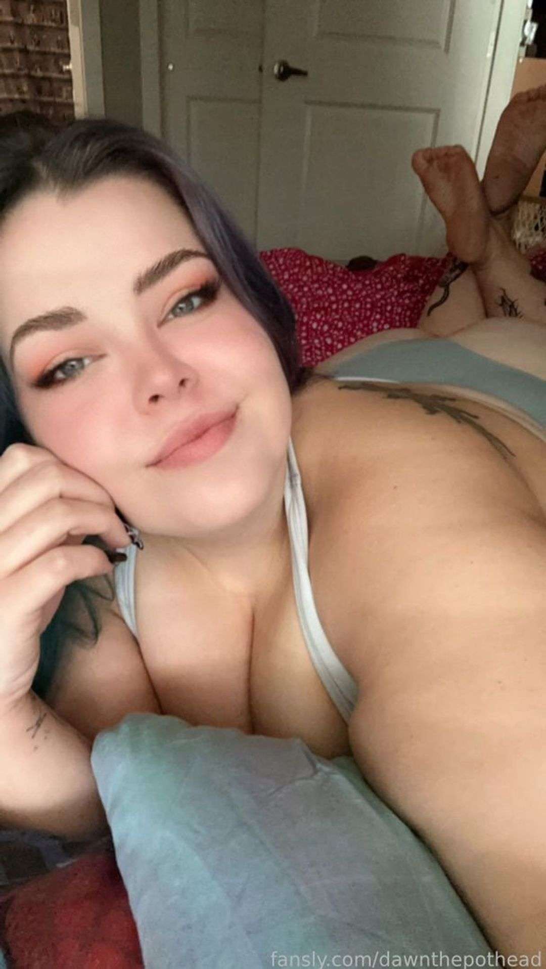 fansly dawnthepothead profile photo  