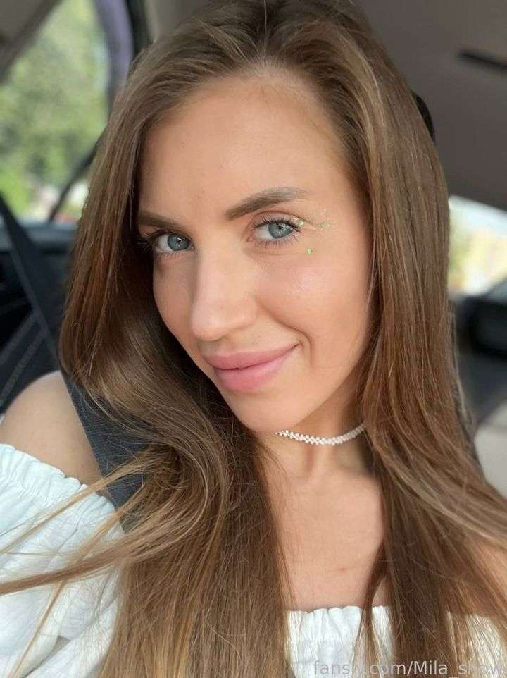 fansly mila_show profile photo  