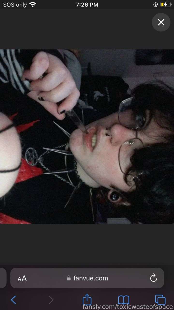 fansly toxicwasteofspace profile photo  